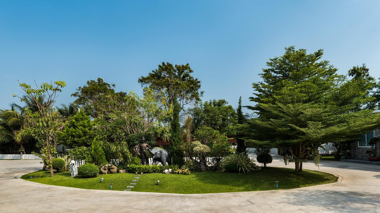 Rai Fahpratan Home And Garden Ban Pak Ngam  Luaran gambar